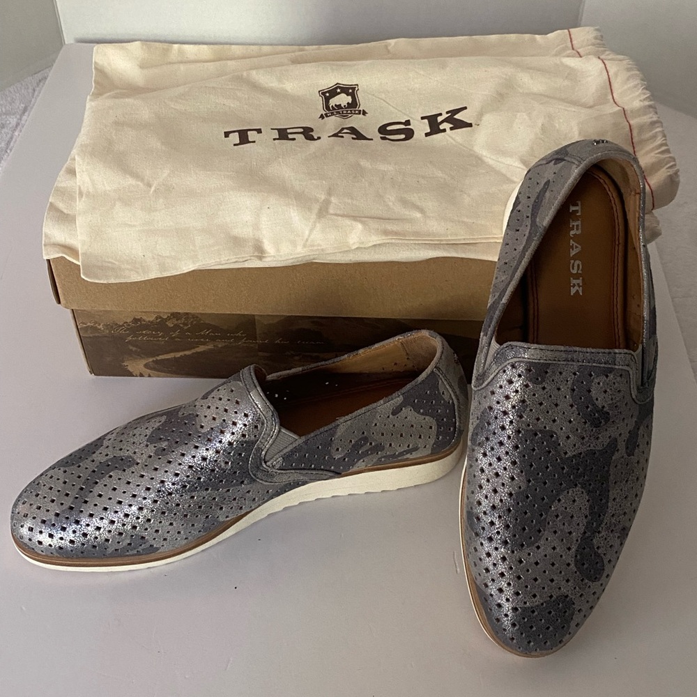 NEW With Box/Covers Trask Pewter Camo Italian Suede Women’s SlipOn Loafers Sz 7M